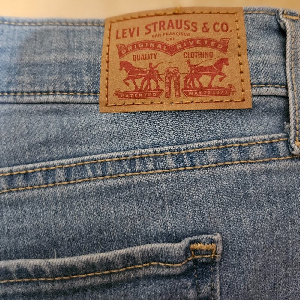 LEVI Jeans